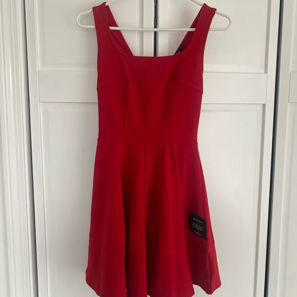 3 dresses, 2 NWT, 1 no tags but never worn - Picture 6 of 9